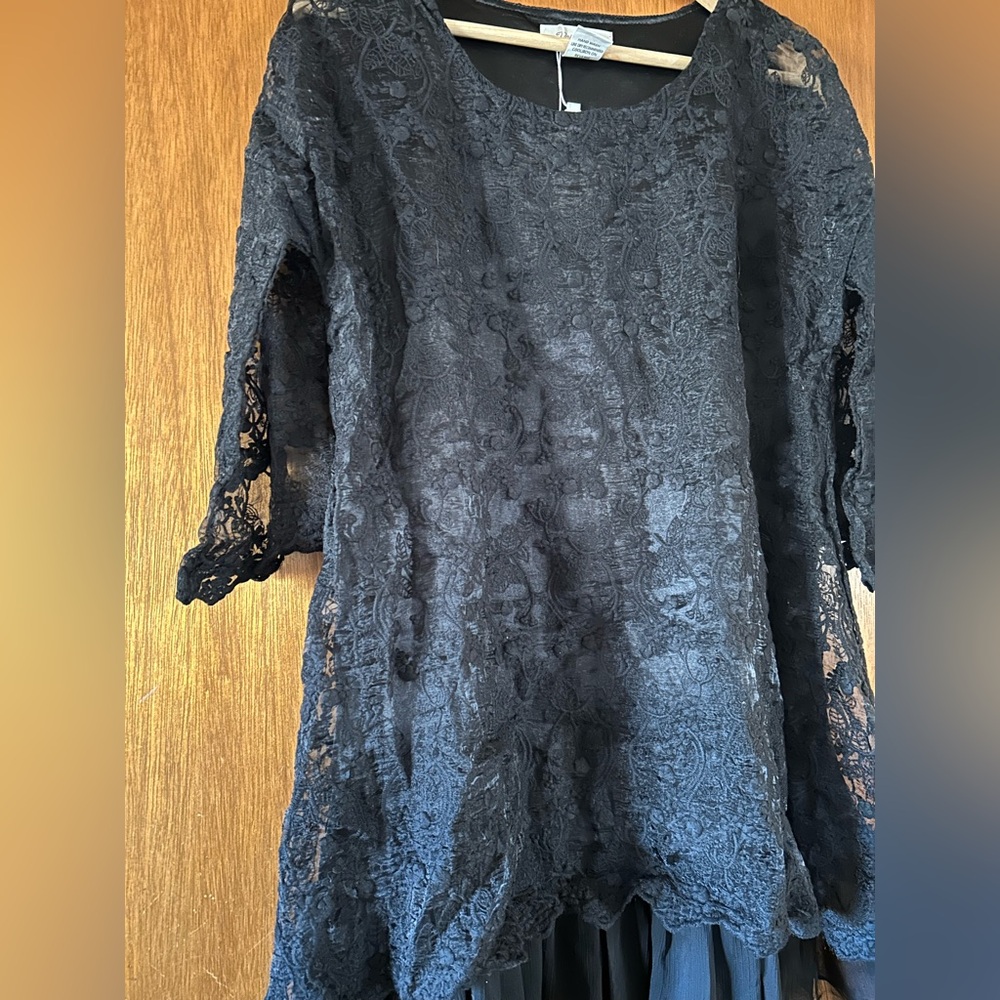 Chic Black Lace Women's Blouse - Picture 2 of 2